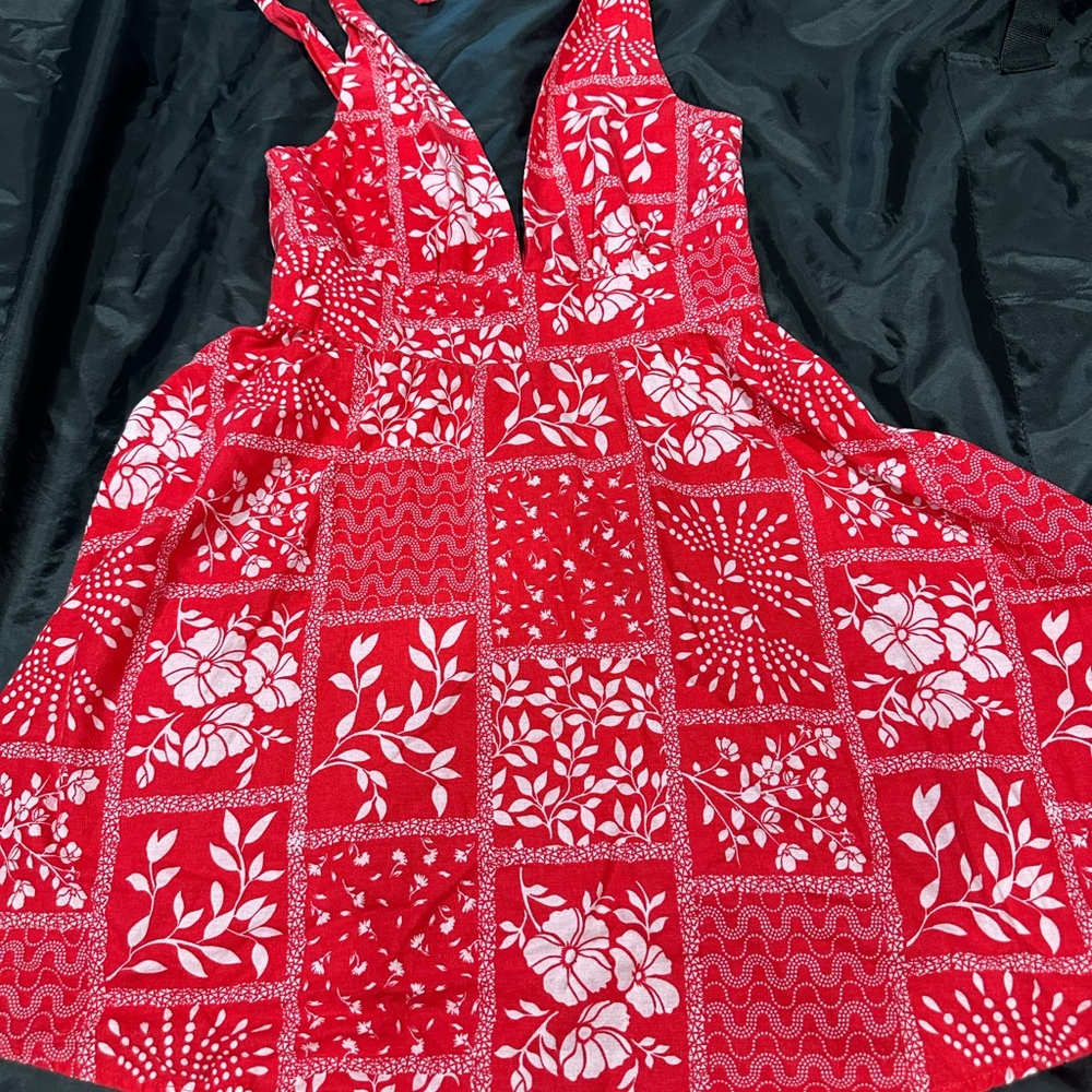 House of Harlow 1960 Red and White Patterned Dress